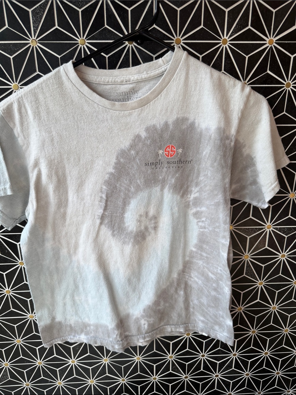 Simply Southern Light Gray Spiral Tie-Dye Kids Short Sleeve Tee
